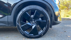 Volvo XC40 2.0 B4P Plus Black Edition 5dr Auto Petrol Estate